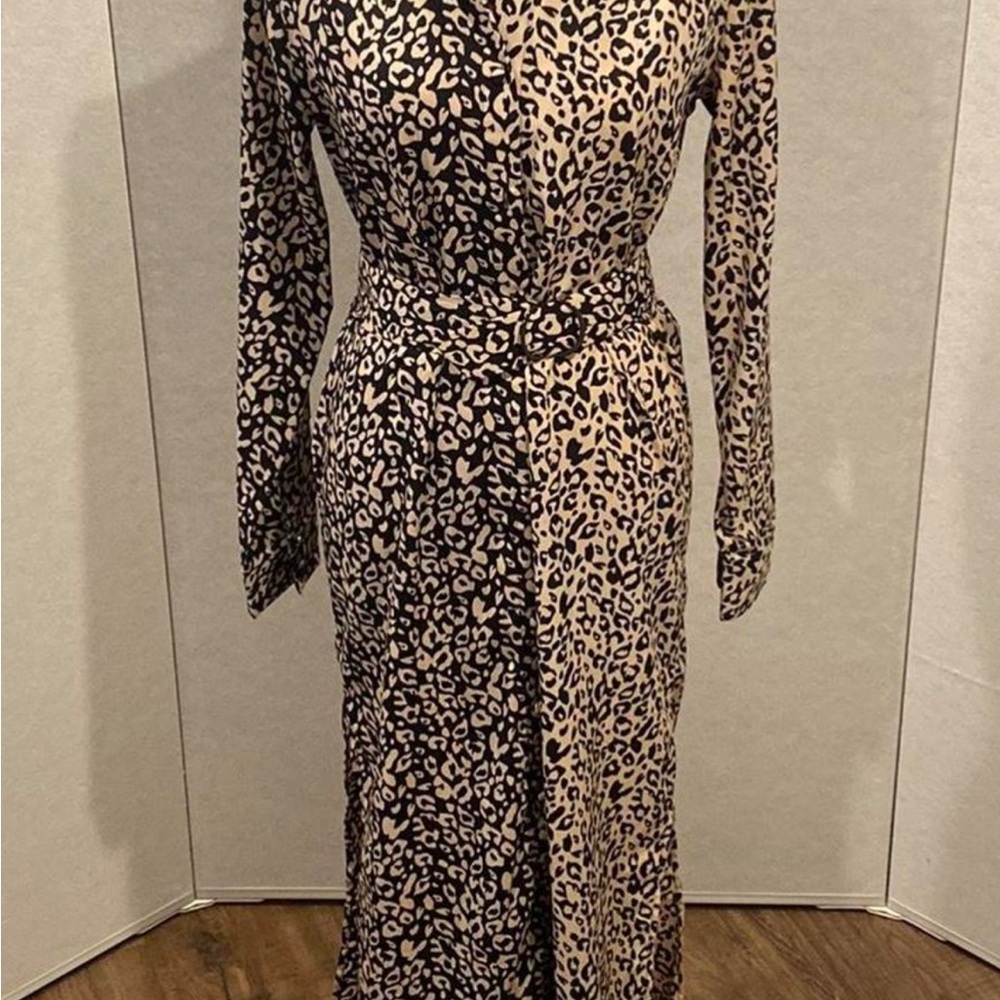Honey Punch Cream Sheath Dress V-Neck Long Sleeve excellent condition